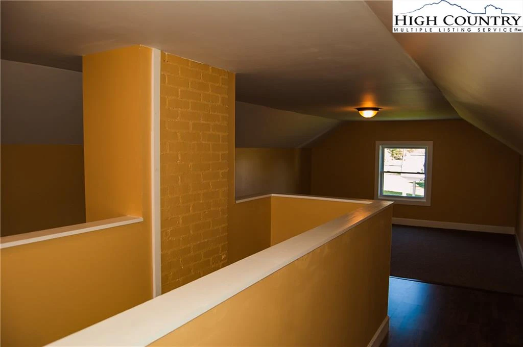 Image number 6 for the current listing