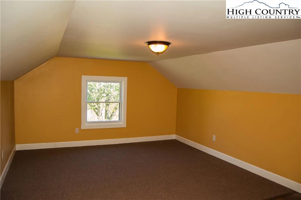 Image number 5 for the current listing