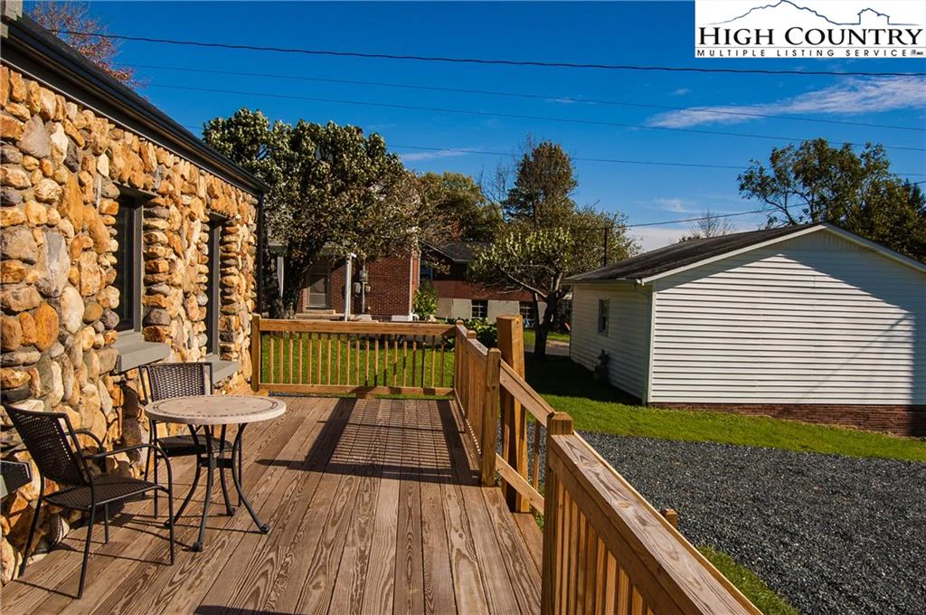 Image number 18 for the current listing