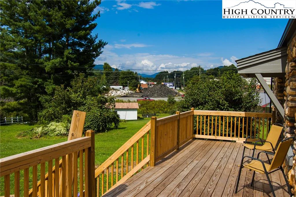 Image number 17 for the current listing