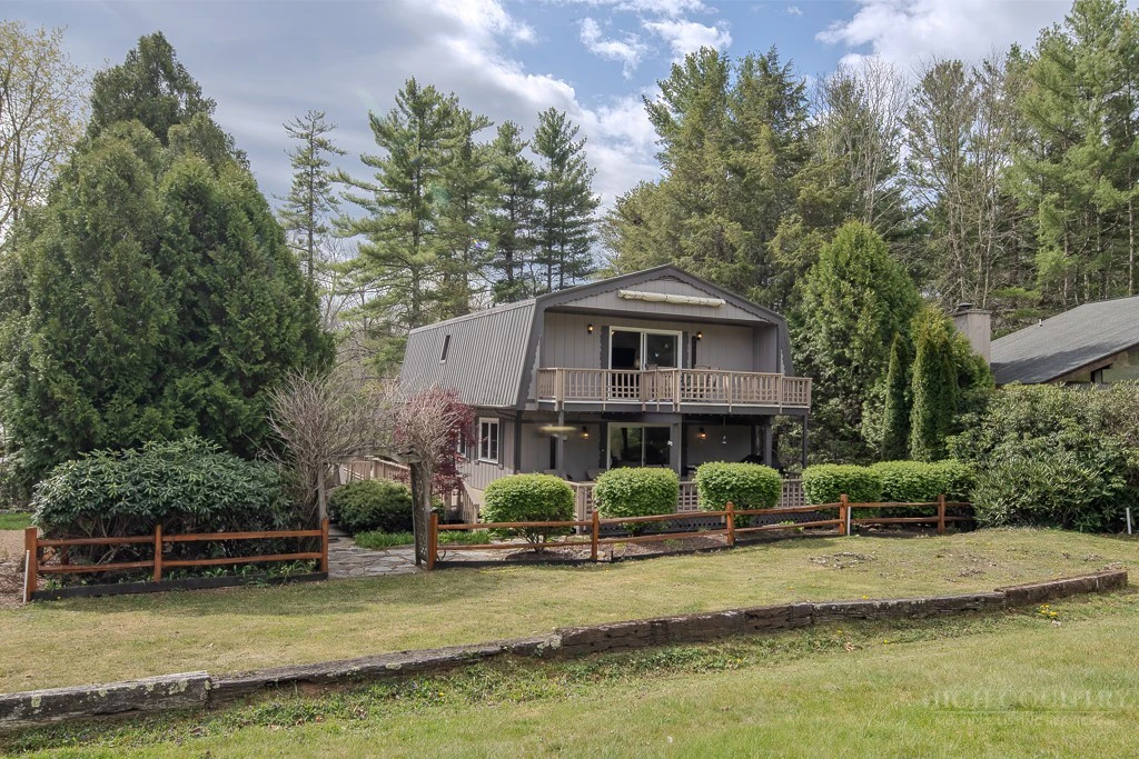 Image number 14 for the current listing
