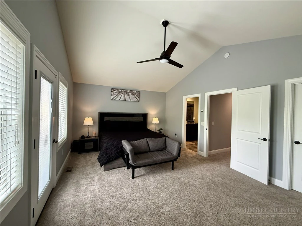 Image number 8 for the current listing