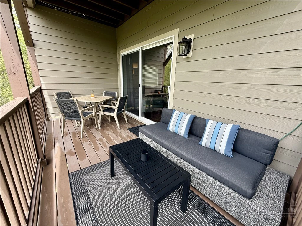 Image number 19 for the current listing