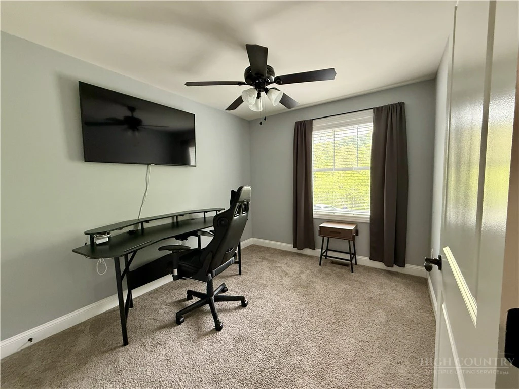 Image number 10 for the current listing