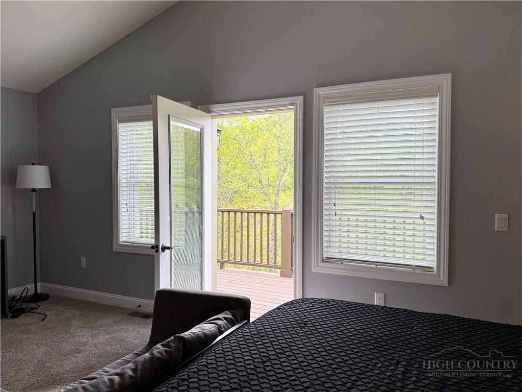 Image number 7 for the current listing