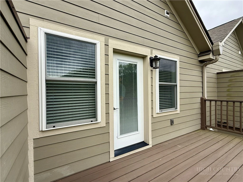 Image number 6 for the current listing