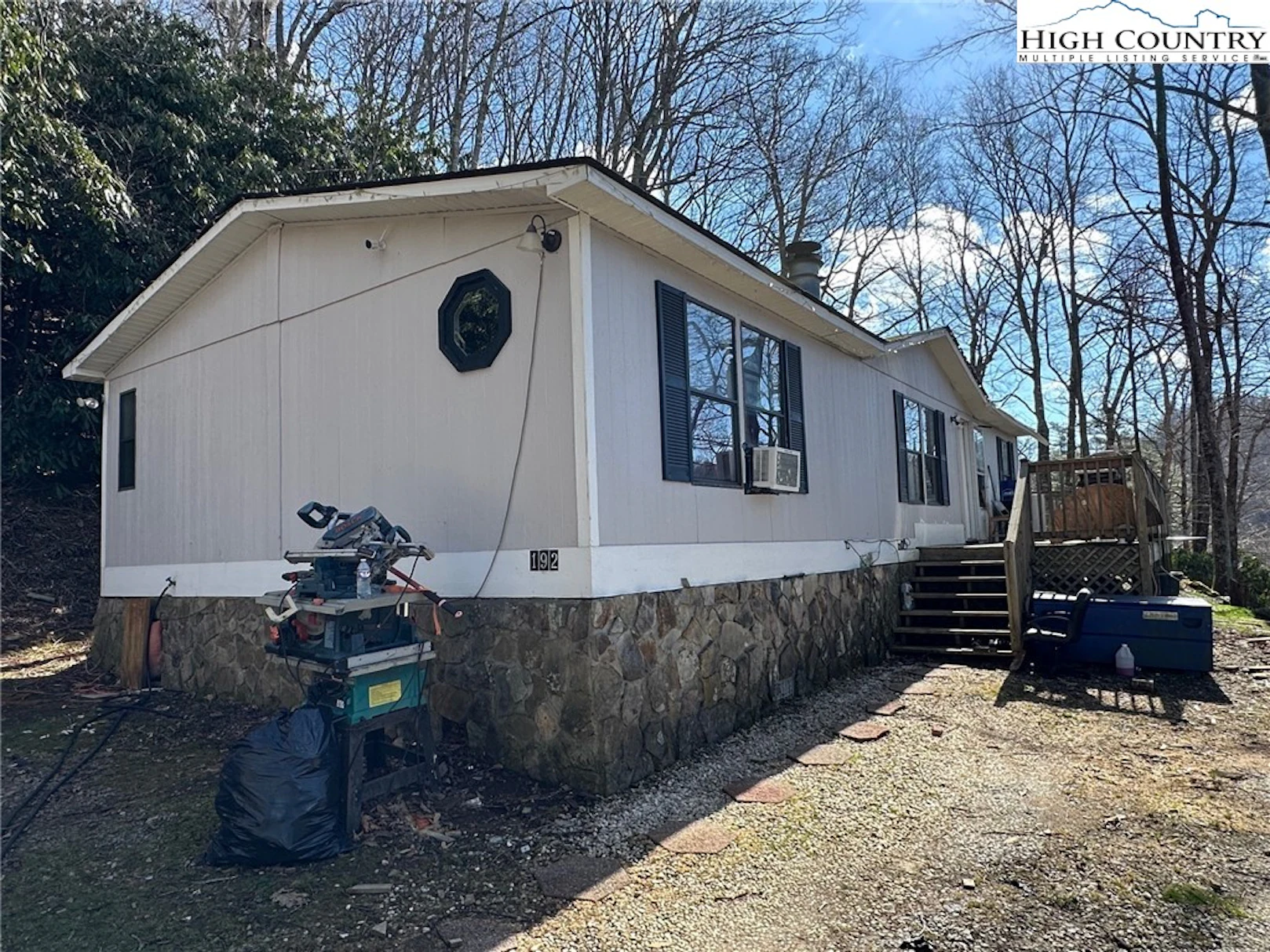 Image number 1 for the current listing