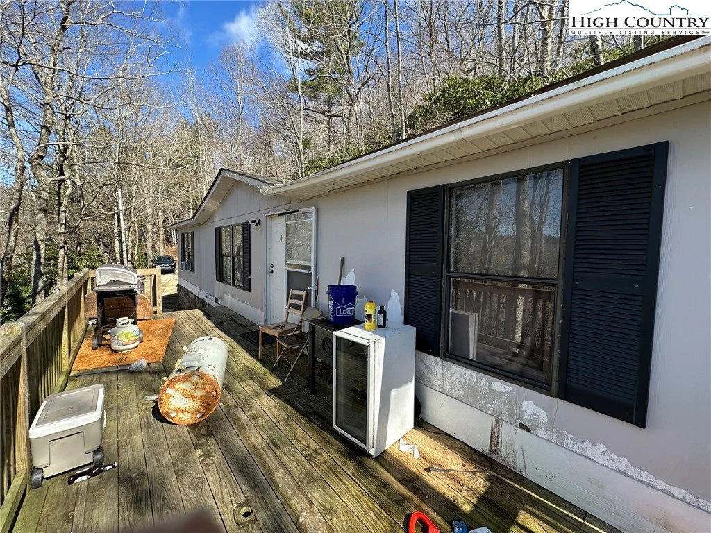 Image number 14 for the current listing