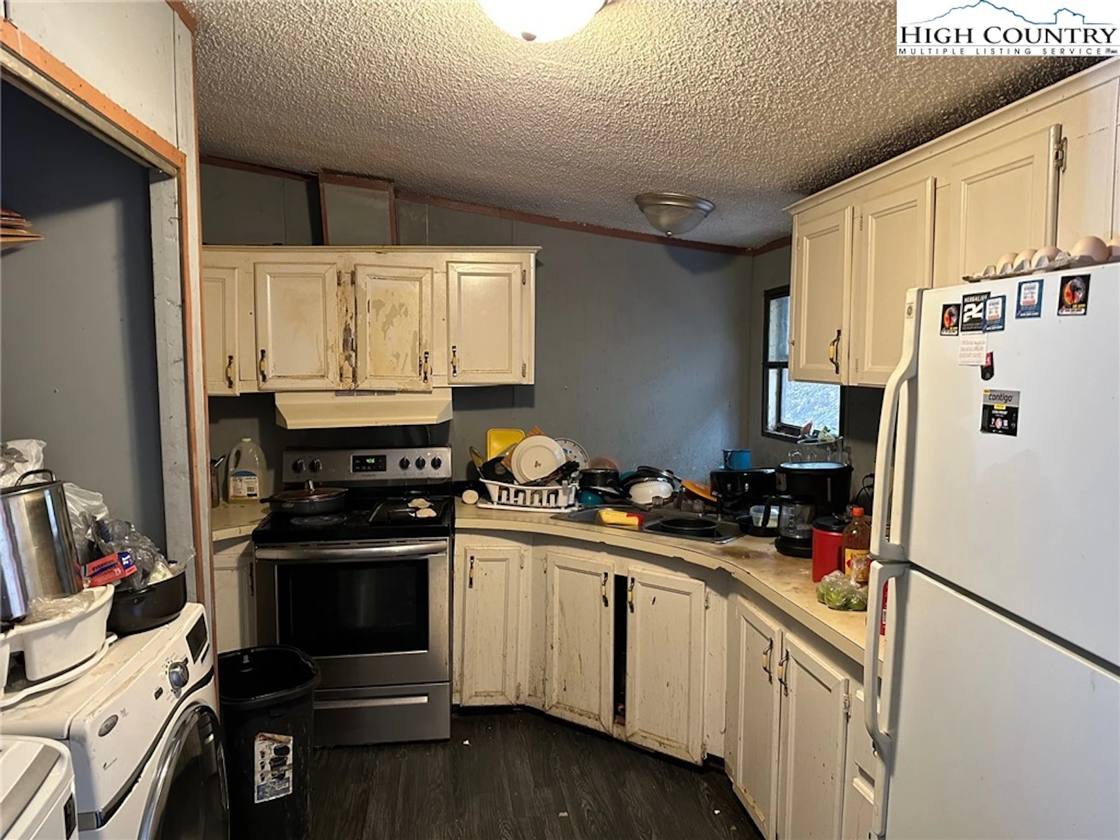 Image number 2 for the current listing
