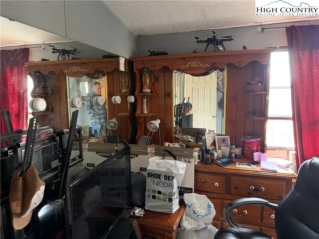 Image number 6 for the current listing