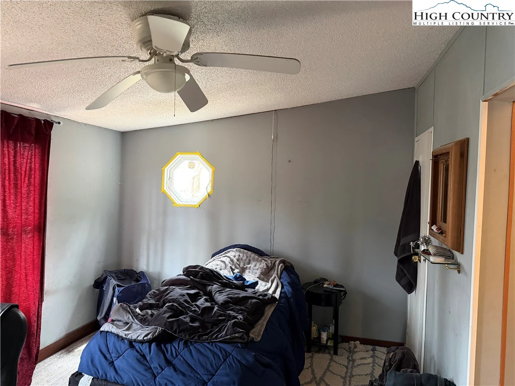 Image number 4 for the current listing