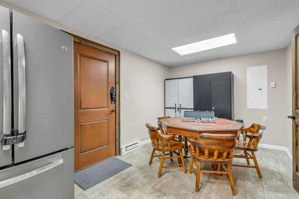 Image number 12 for the current listing