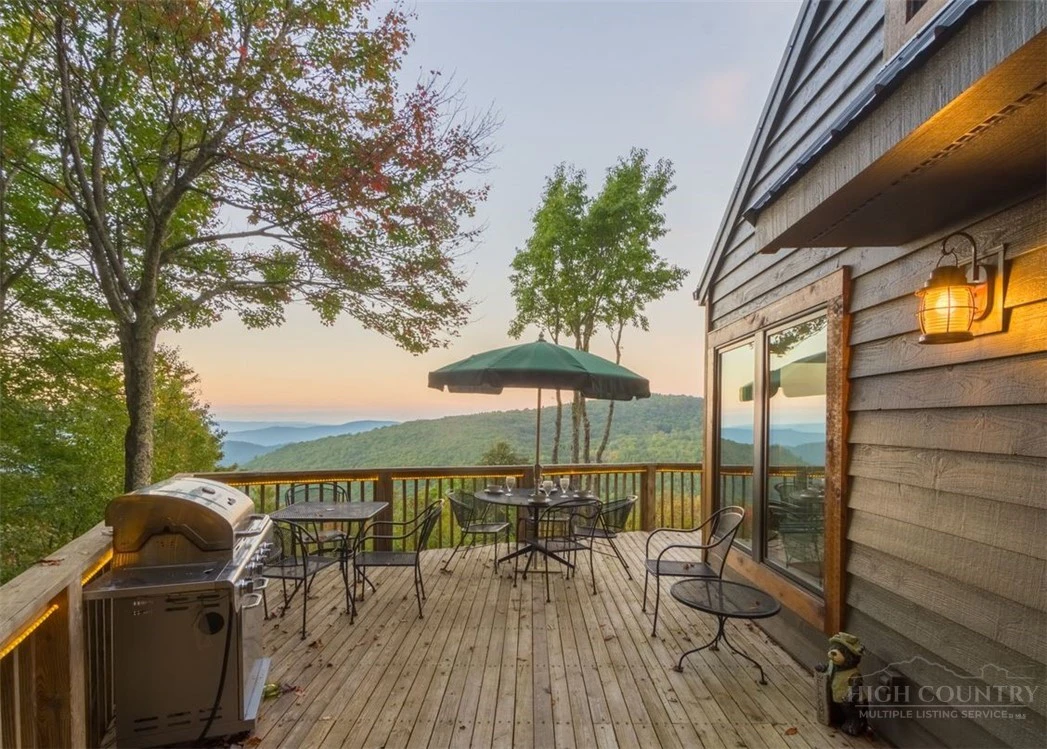 Image number 13 for the current listing