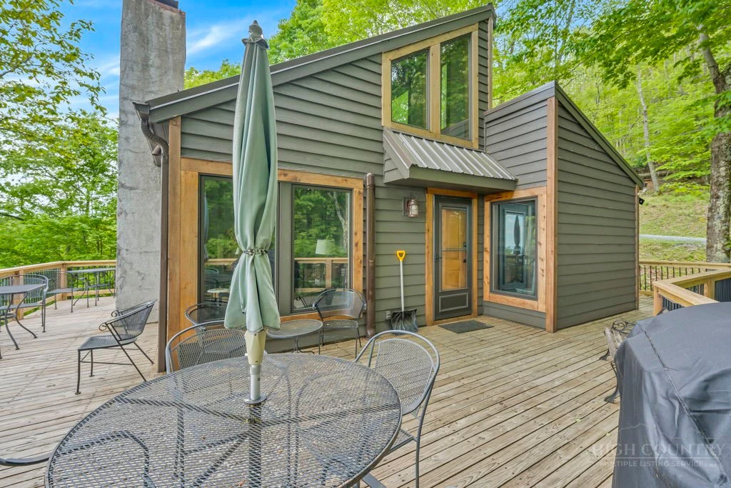 Image number 16 for the current listing