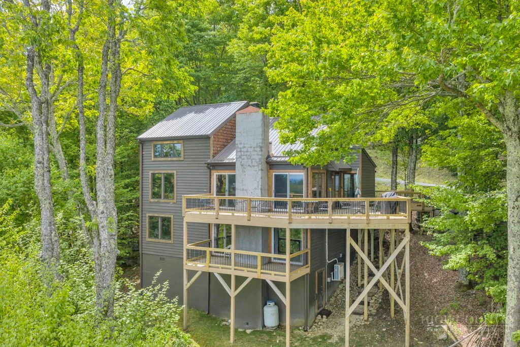 Image number 18 for the current listing