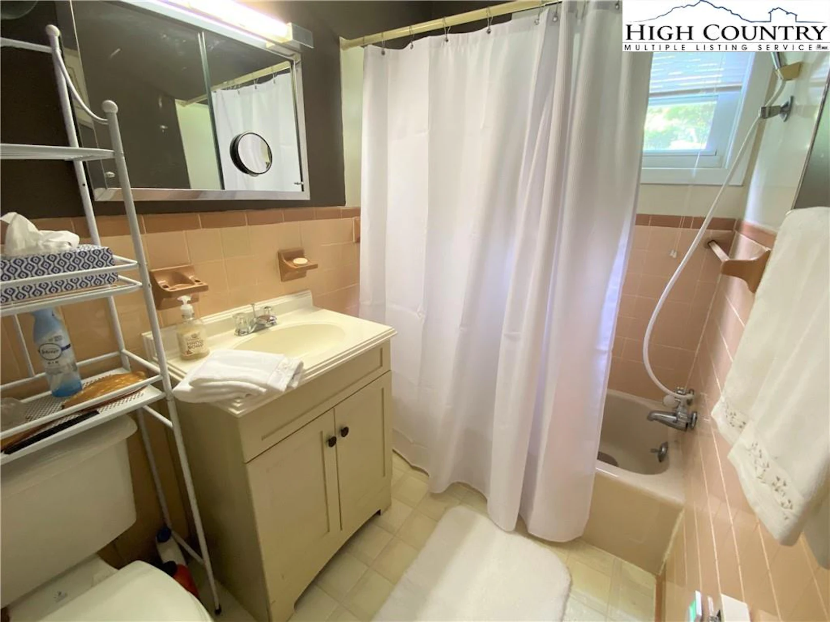 Image number 3 for the current listing