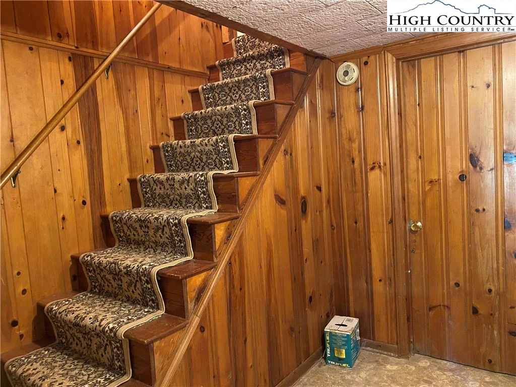 Image number 4 for the current listing