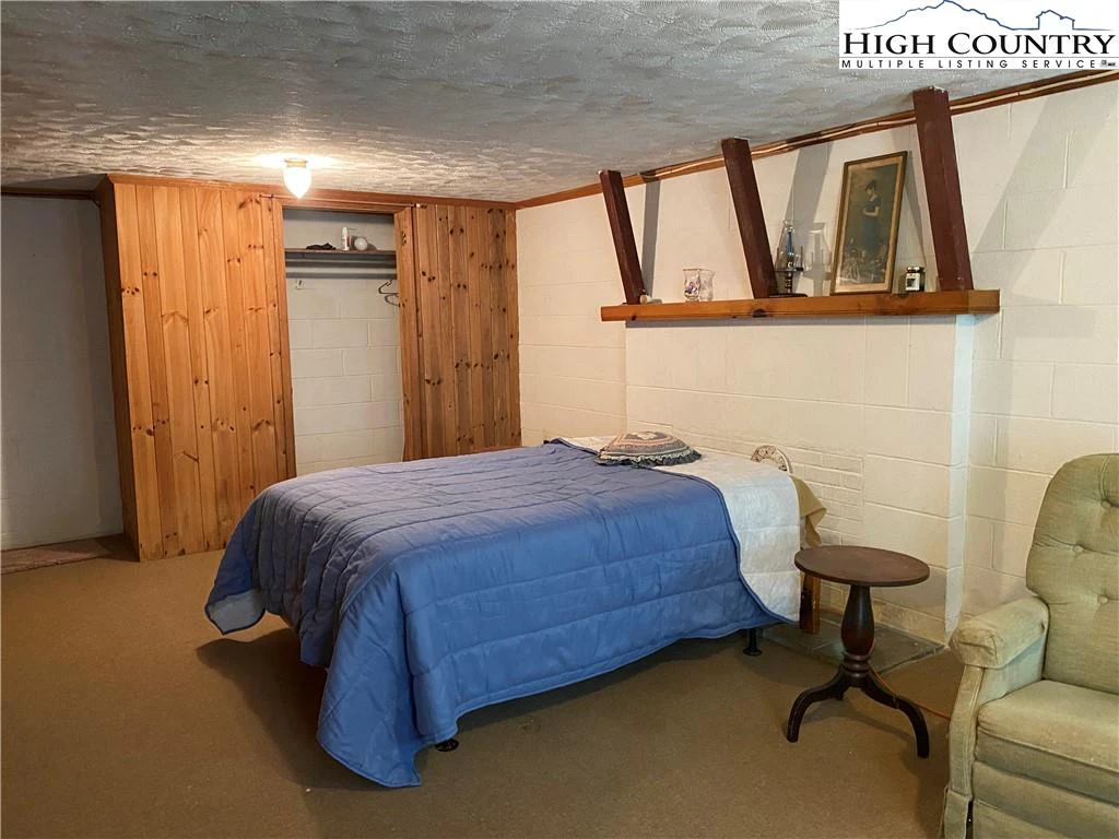 Image number 5 for the current listing