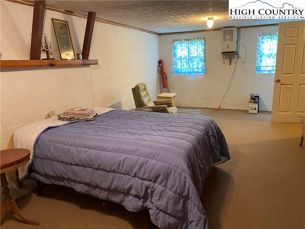 Image number 6 for the current listing