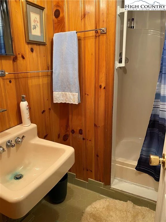 Image number 7 for the current listing