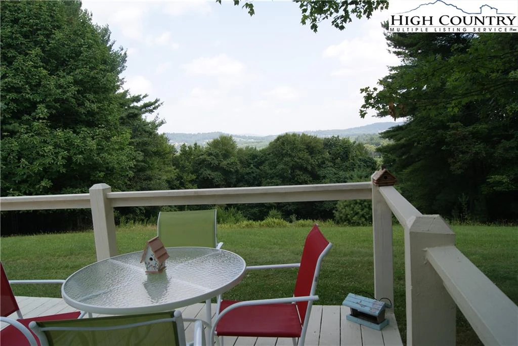 Image number 14 for the current listing