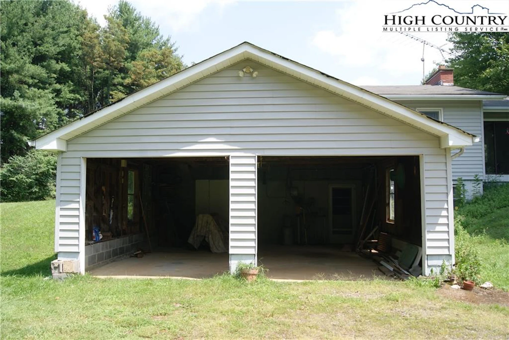 Image number 19 for the current listing