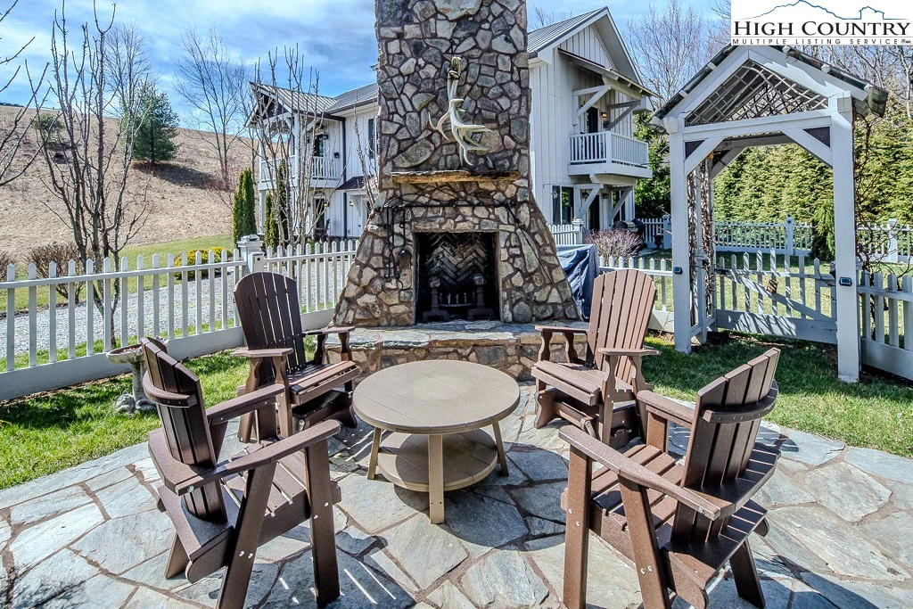 Image number 12 for the current listing