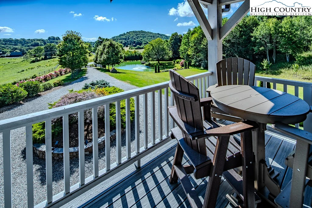 Image number 9 for the current listing