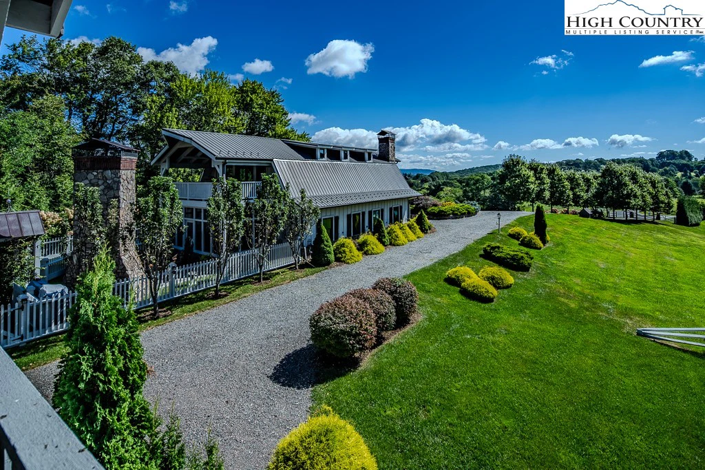 Image number 11 for the current listing