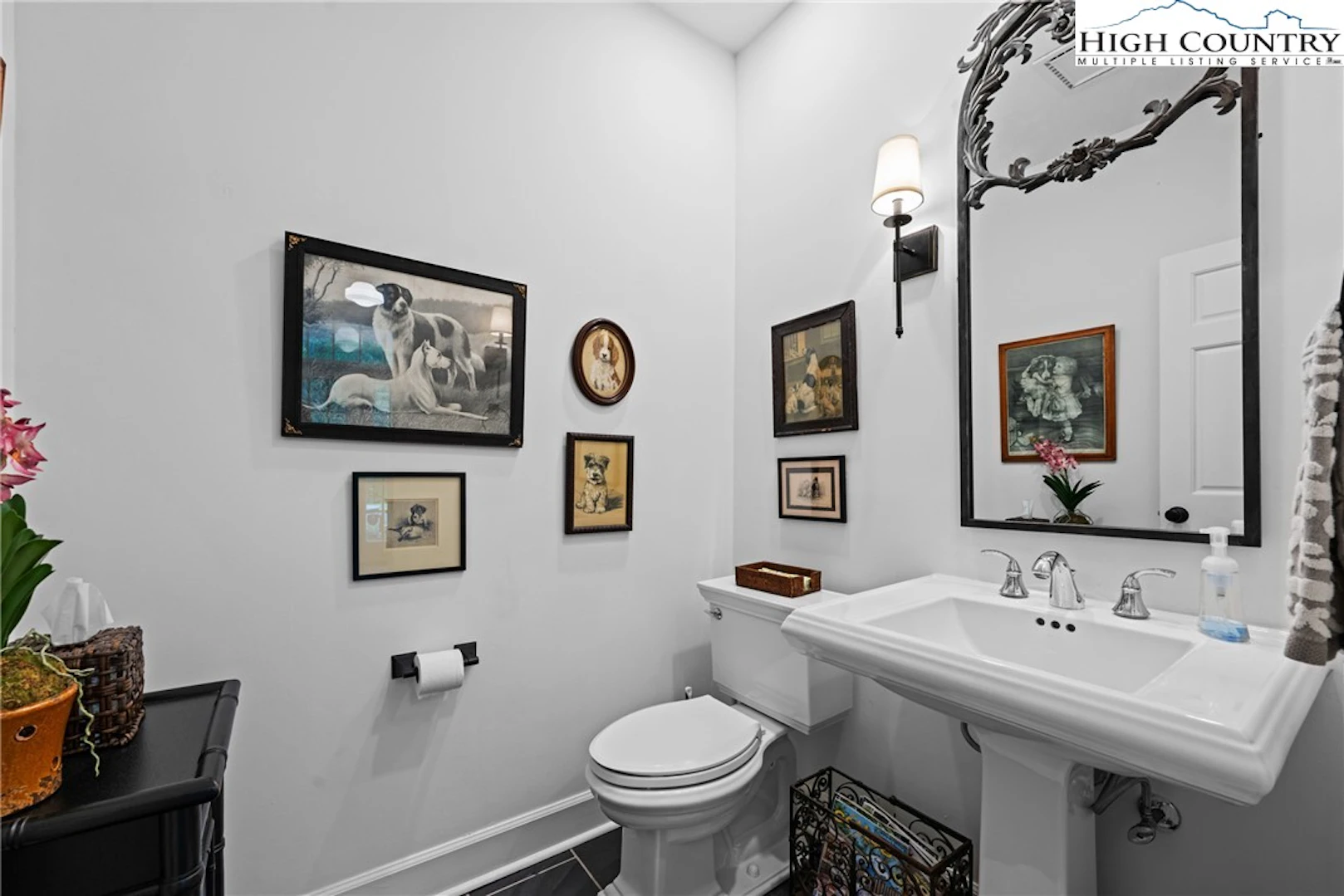 Image number 4 for the current listing