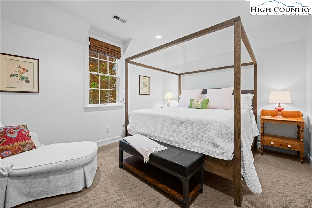 Image number 6 for the current listing