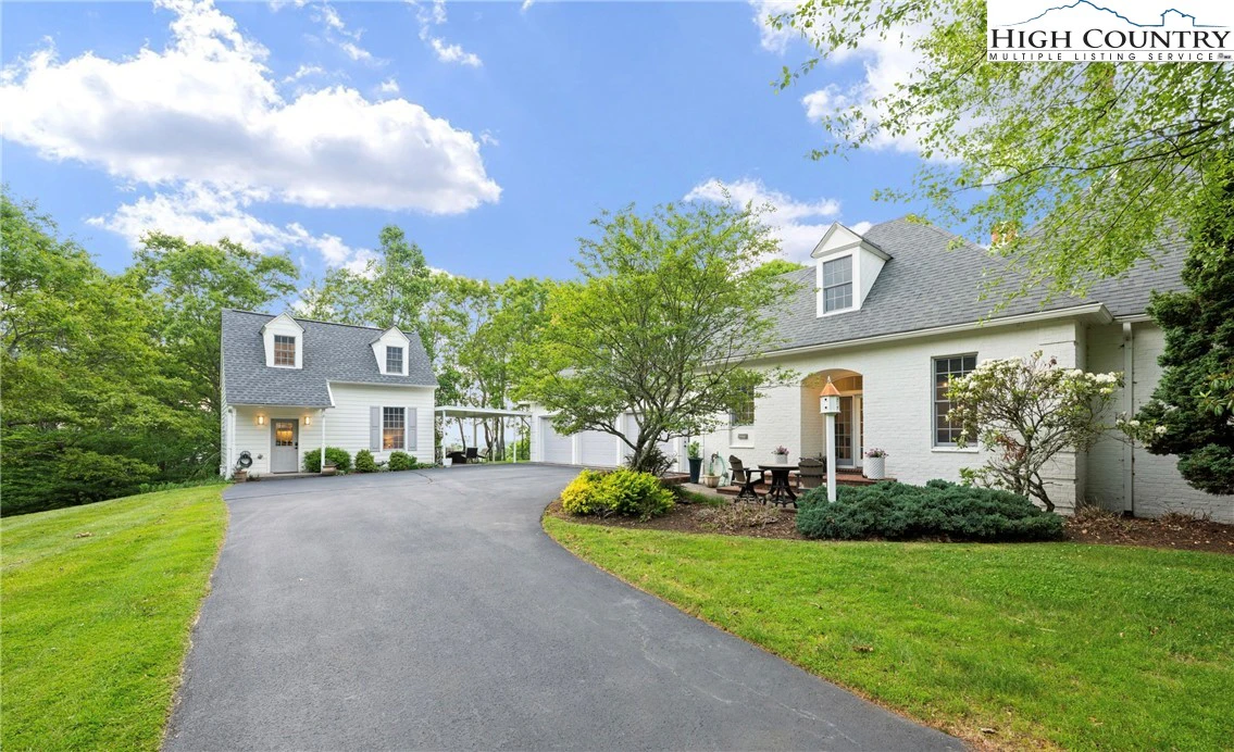 Image number 13 for the current listing