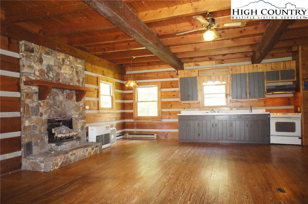 Image number 9 for the current listing