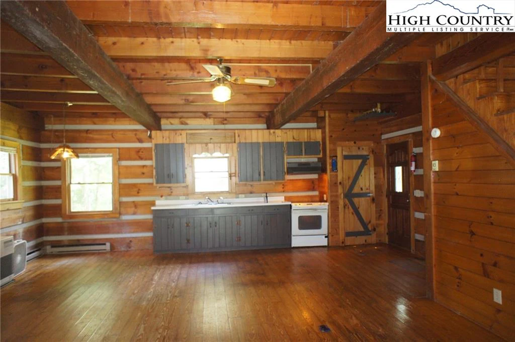 Image number 10 for the current listing