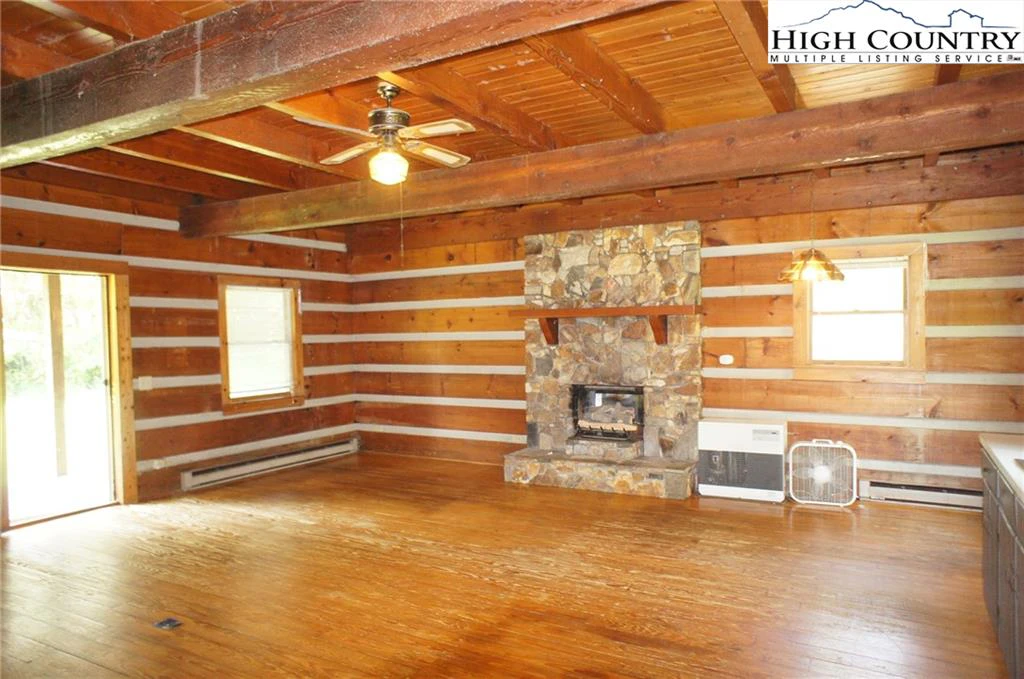 Image number 11 for the current listing