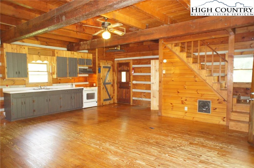 Image number 12 for the current listing