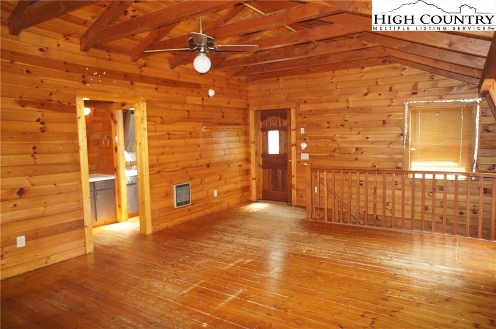 Image number 15 for the current listing