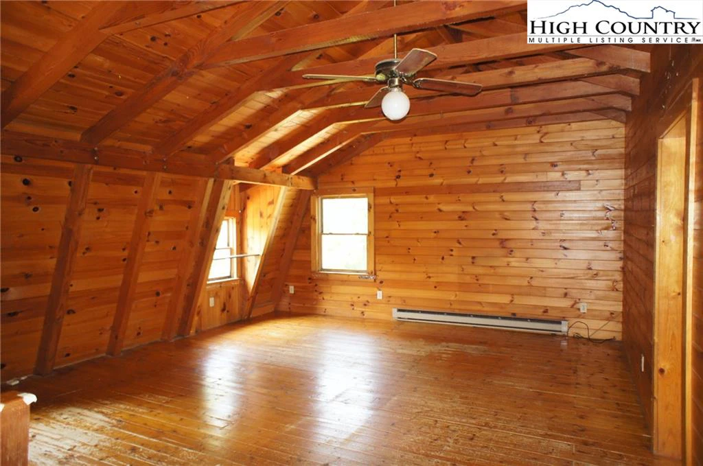 Image number 19 for the current listing