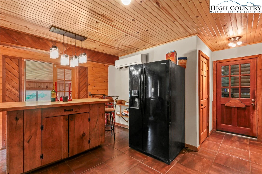 Image number 3 for the current listing