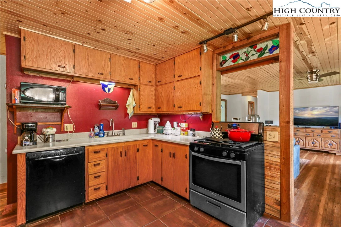 Image number 5 for the current listing