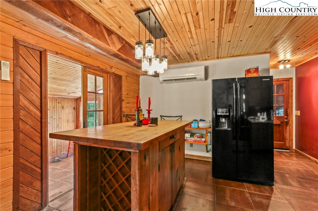 Image number 8 for the current listing