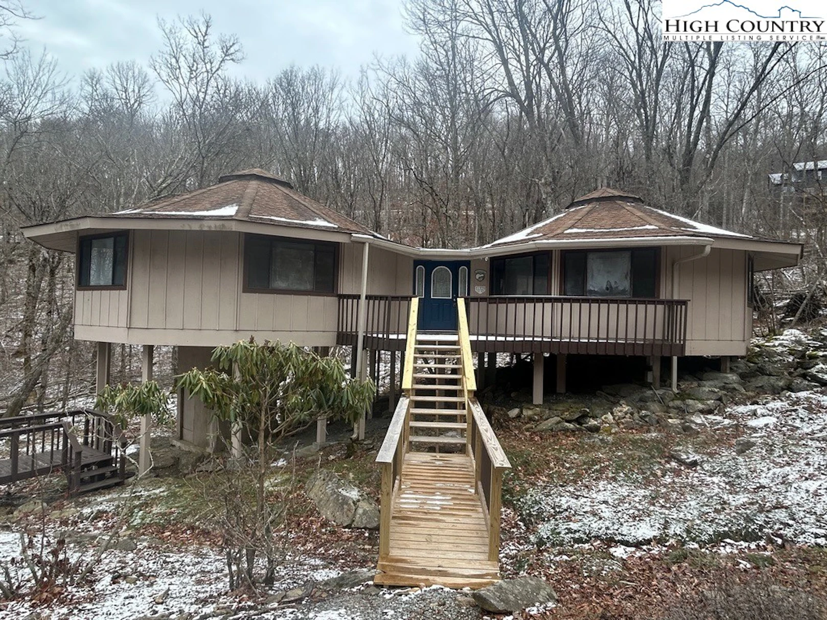 Image number 1 for the current listing