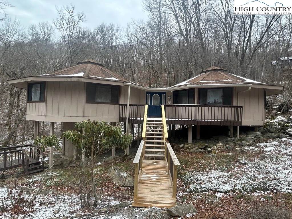 Image number 1 for the current listing