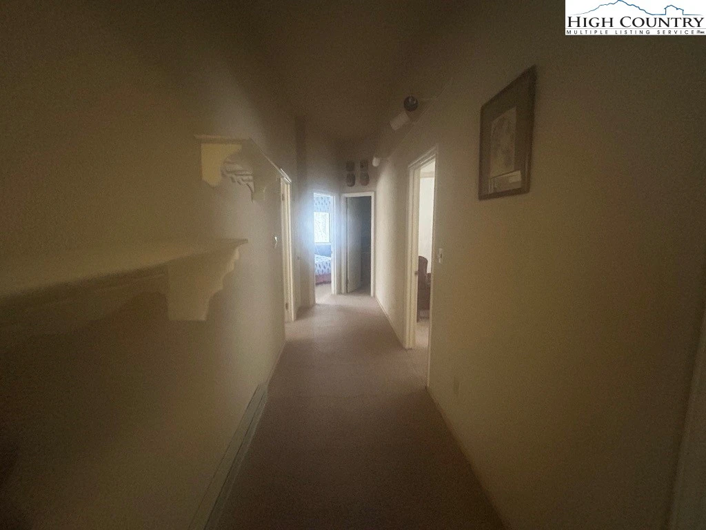 Image number 7 for the current listing