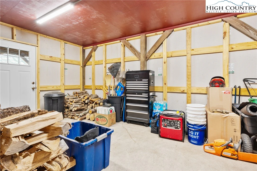 Image number 18 for the current listing