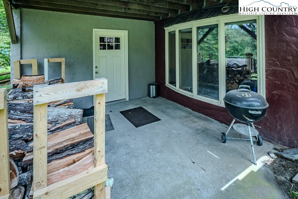 Image number 20 for the current listing