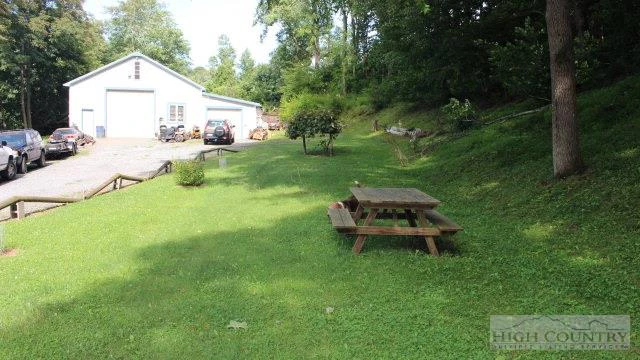 Image number 2 for the current listing