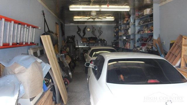 Image number 7 for the current listing