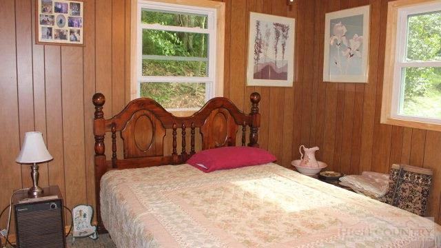 Image number 13 for the current listing