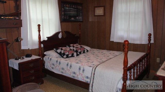 Image number 12 for the current listing